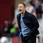 Chris Davies, le coach moderne qui inspire Troy Deeney