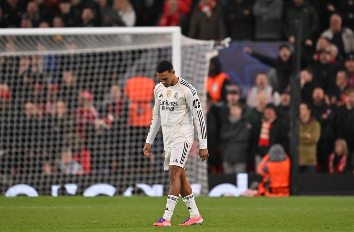 Jude Bellingham répond aux supporters de Liverpool lors du retour d'Alexander-Arnold