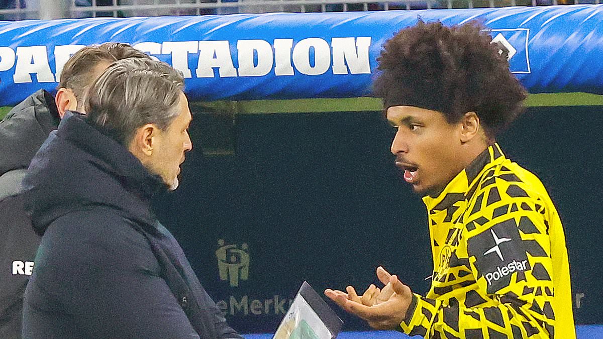 Manchester United prêt à recruter Adeyemi après conflit avec Dortmund