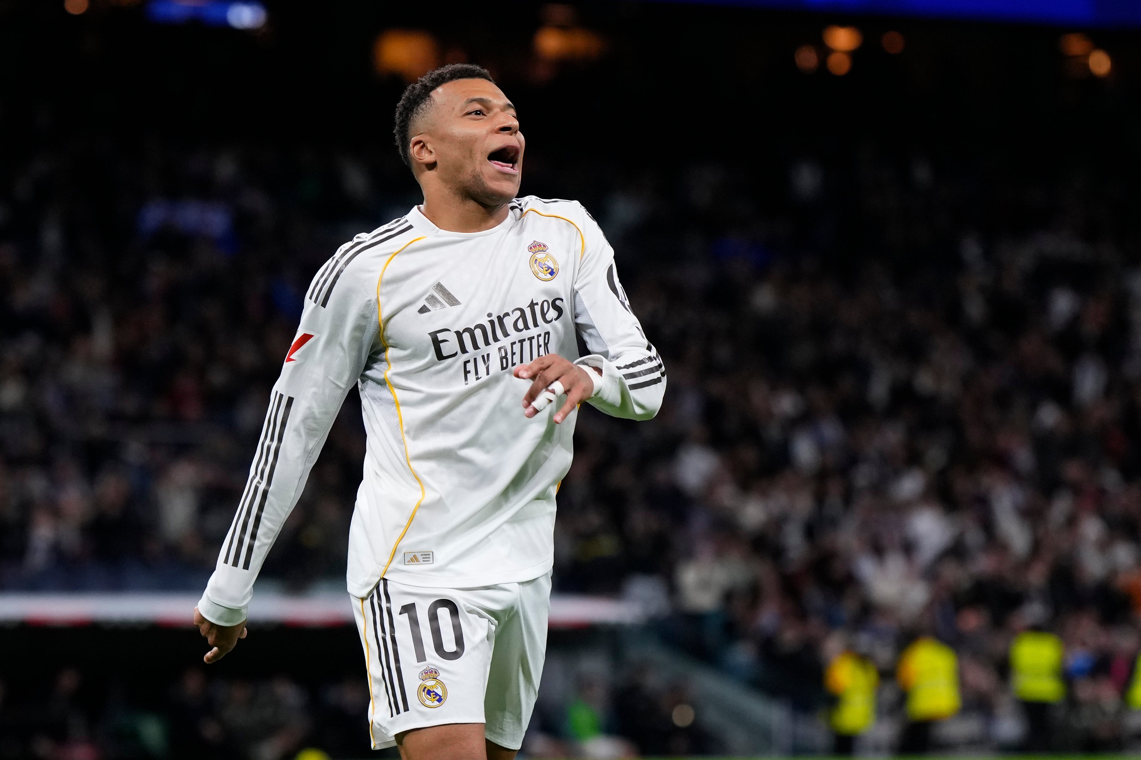 Kylian Mbappé imite la célébration de Ronaldo