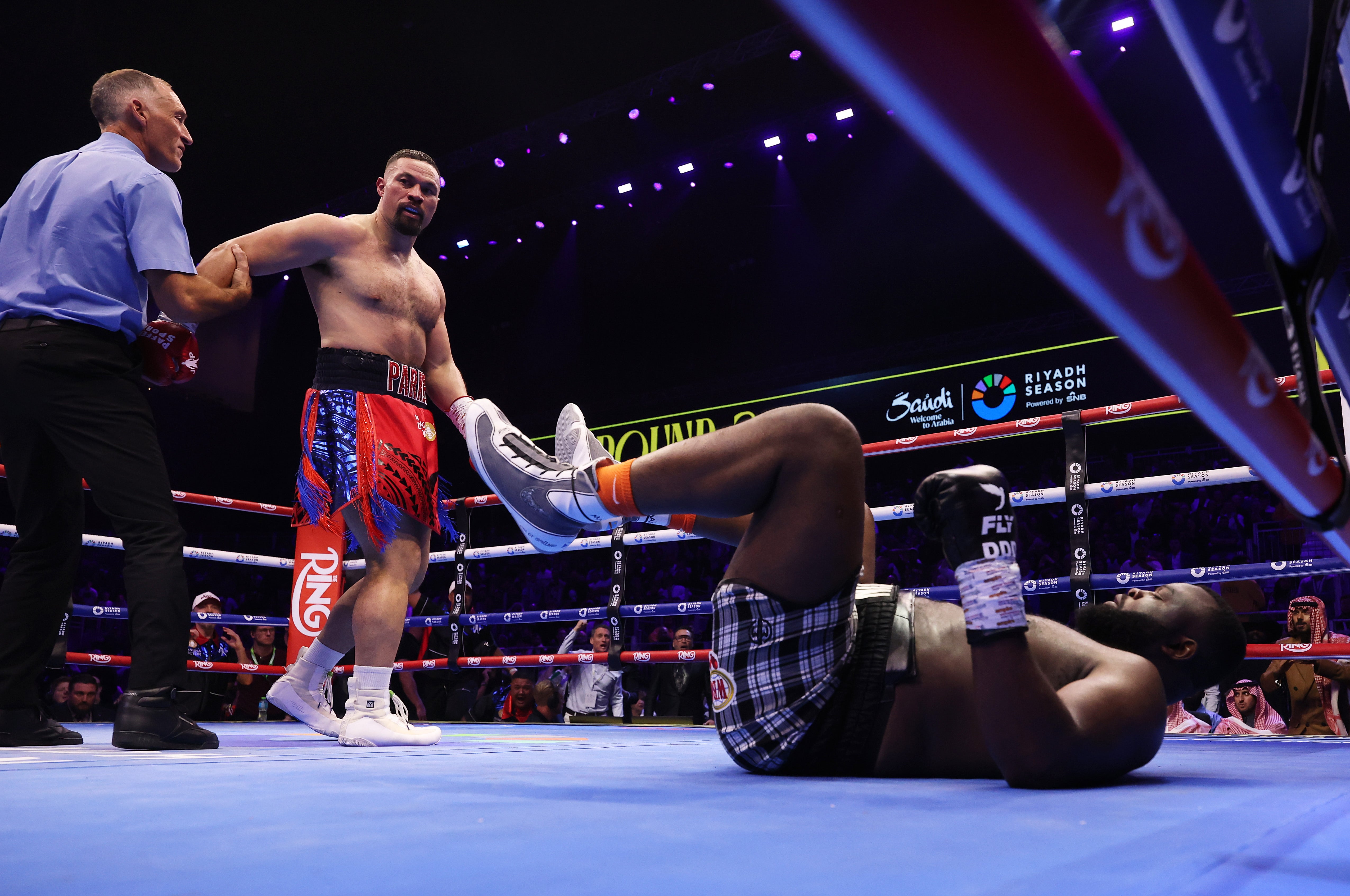 Joseph Parker stoppant Martin Bakole lors d’une soirée mouvementée