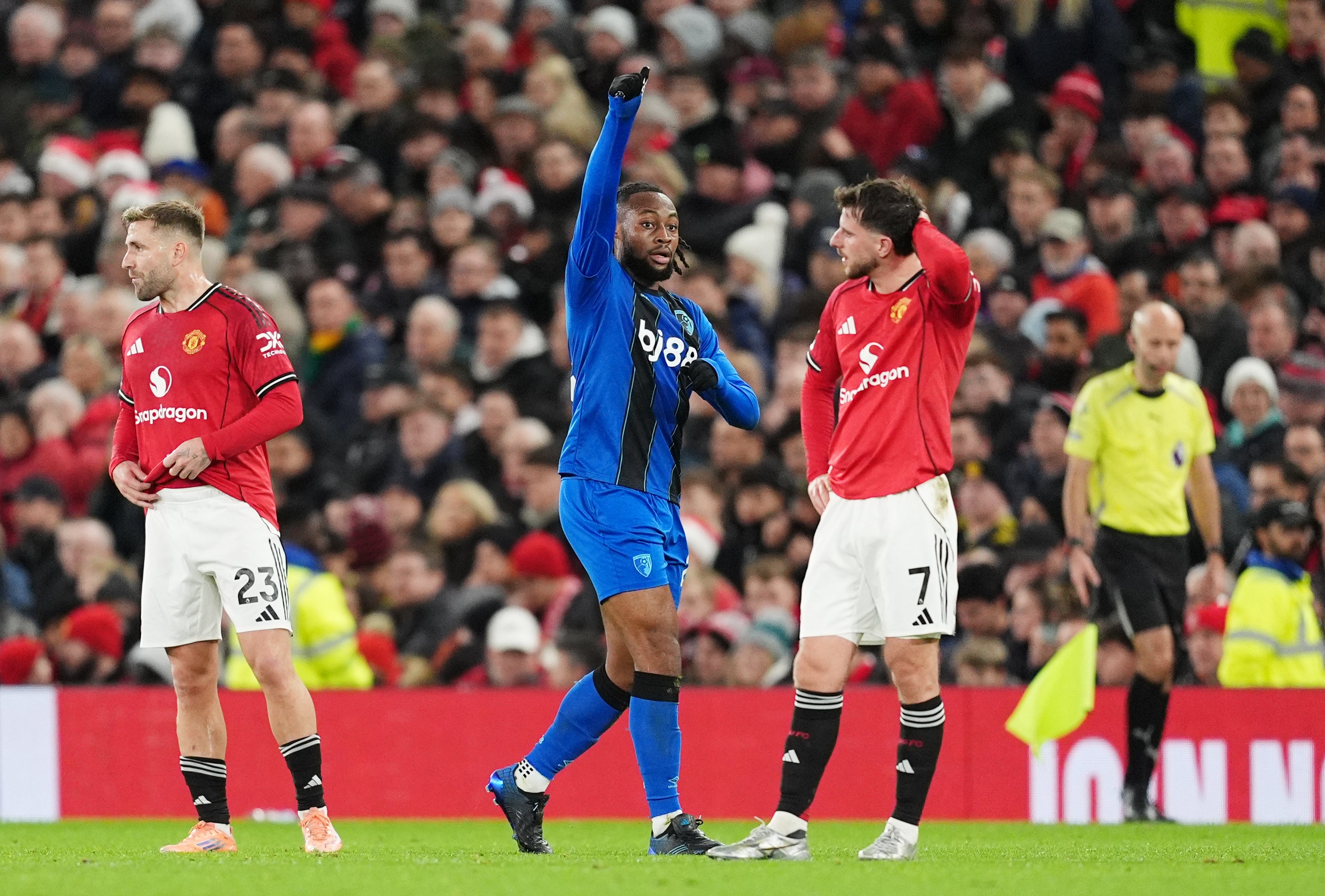 Antoine Semenyo célébrant Bournemouth face à Manchester United