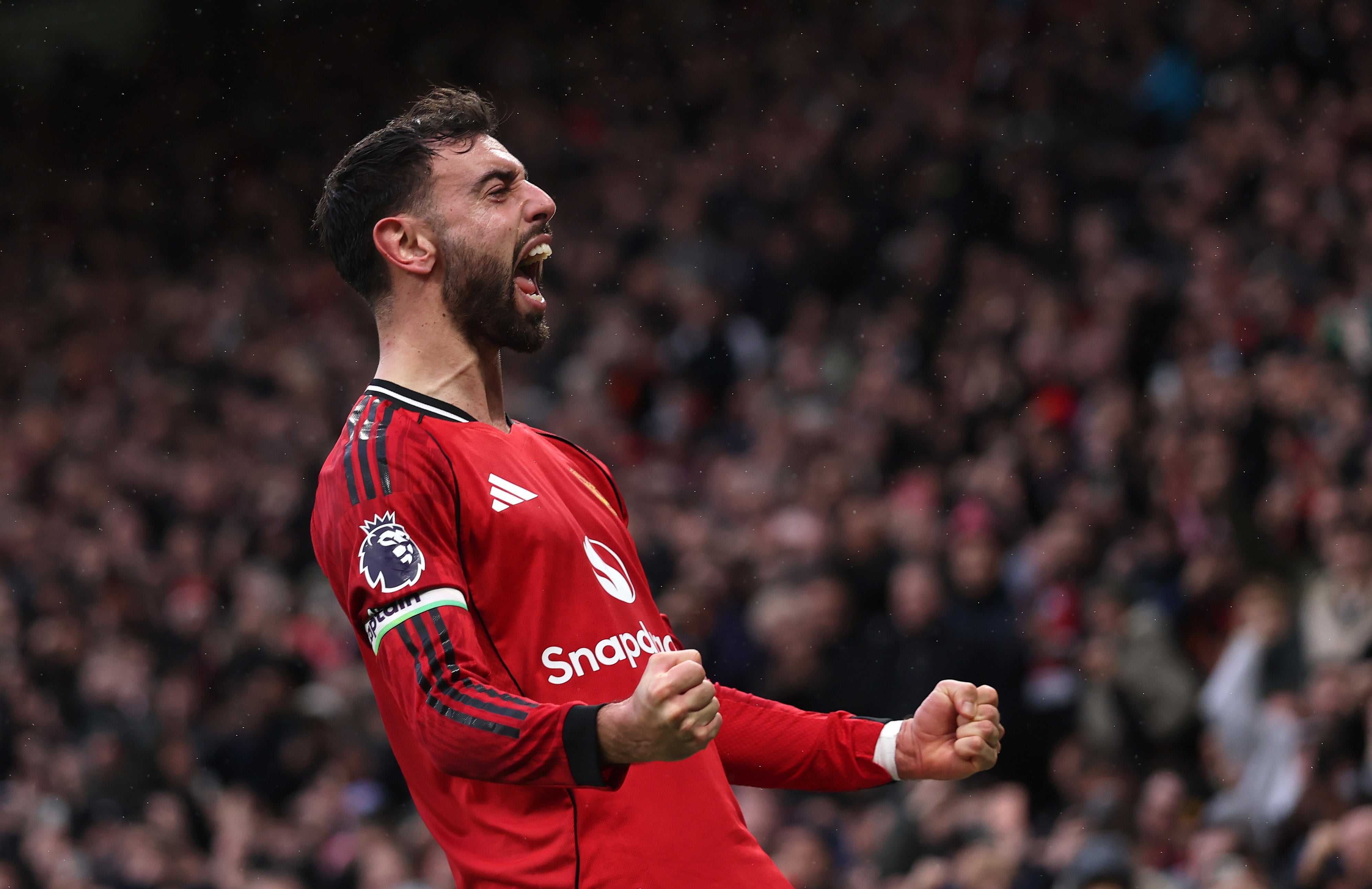 Bruno Fernandes célèbre son but contre Tottenham